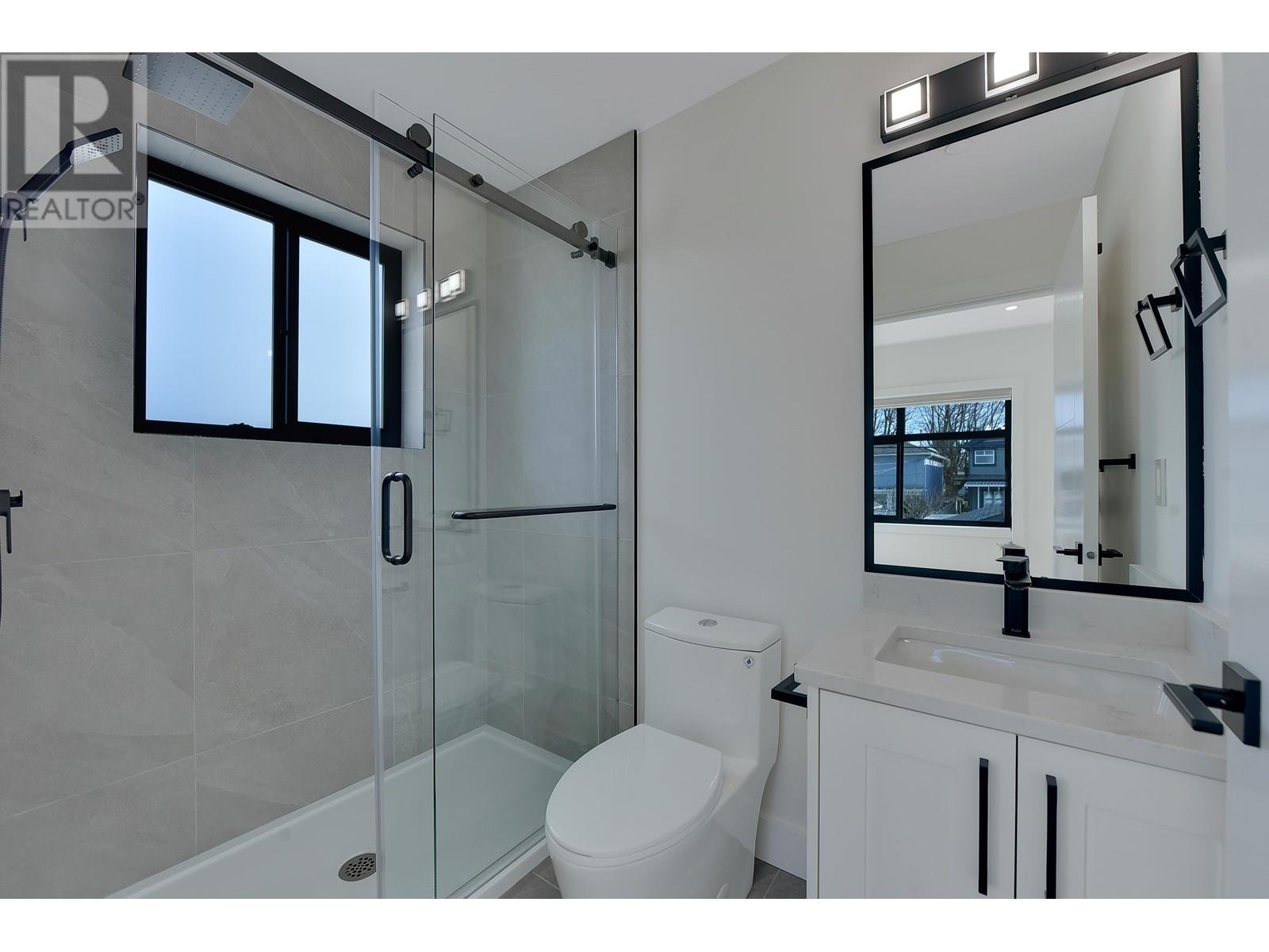 2 8079 Selkirk Street Property Photo 25