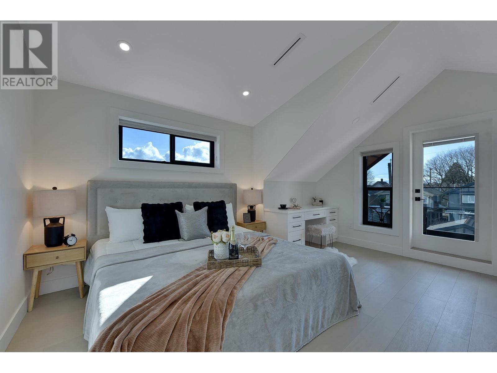 2 8079 Selkirk Street Property Photo 27
