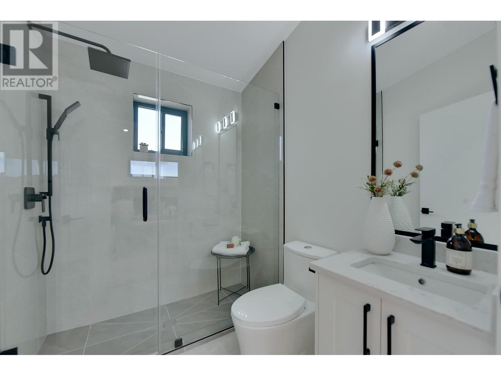 2 8079 Selkirk Street Property Photo 28
