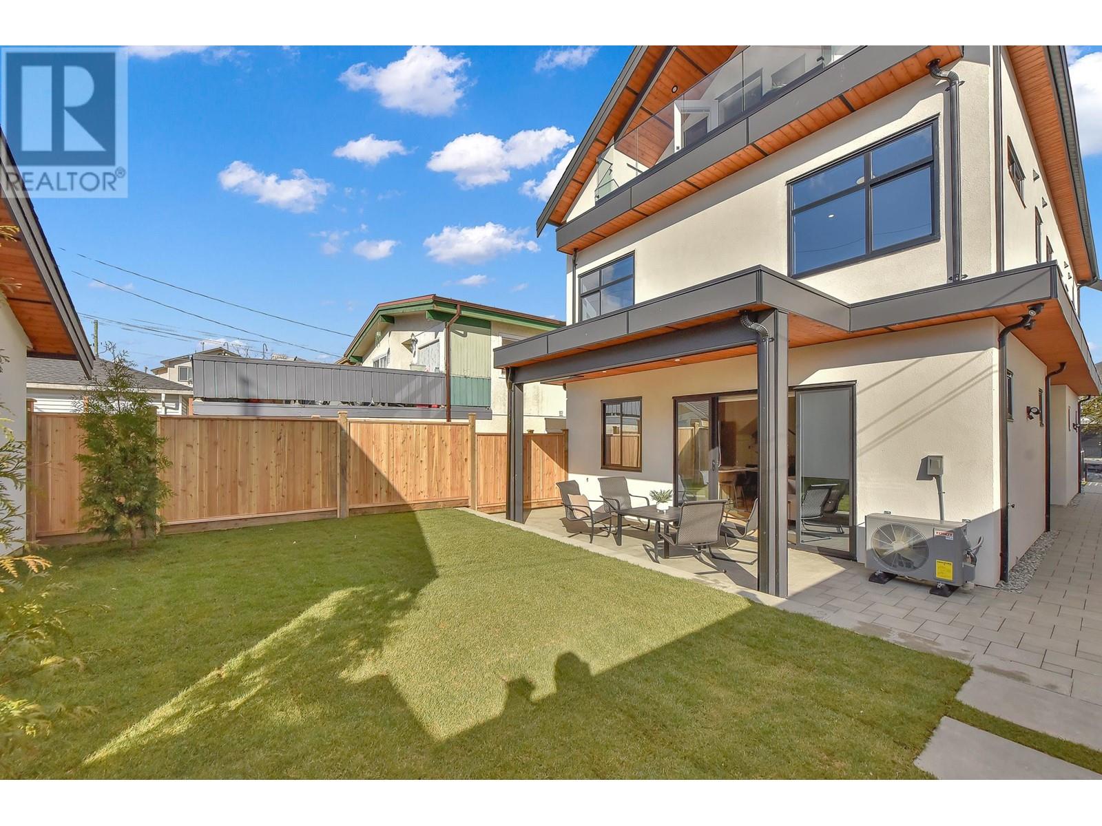 2 8079 Selkirk Street Property Photo 34