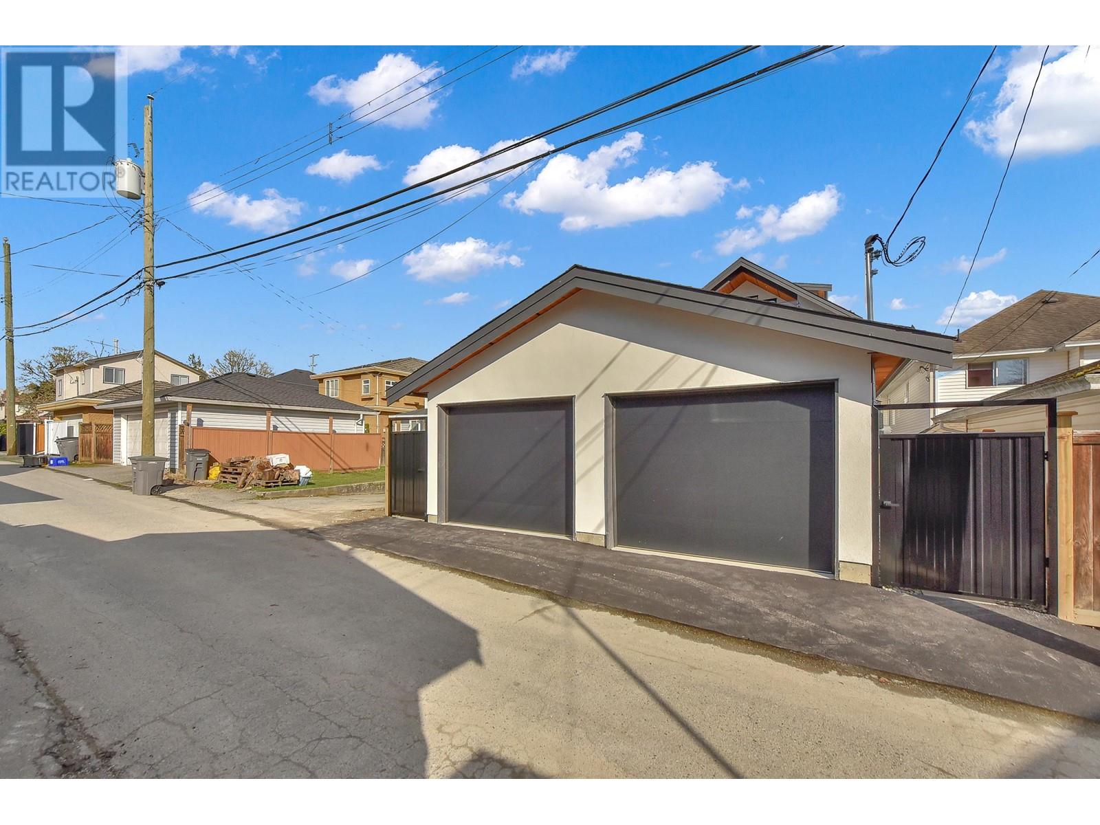2 8079 Selkirk Street Property Photo 38