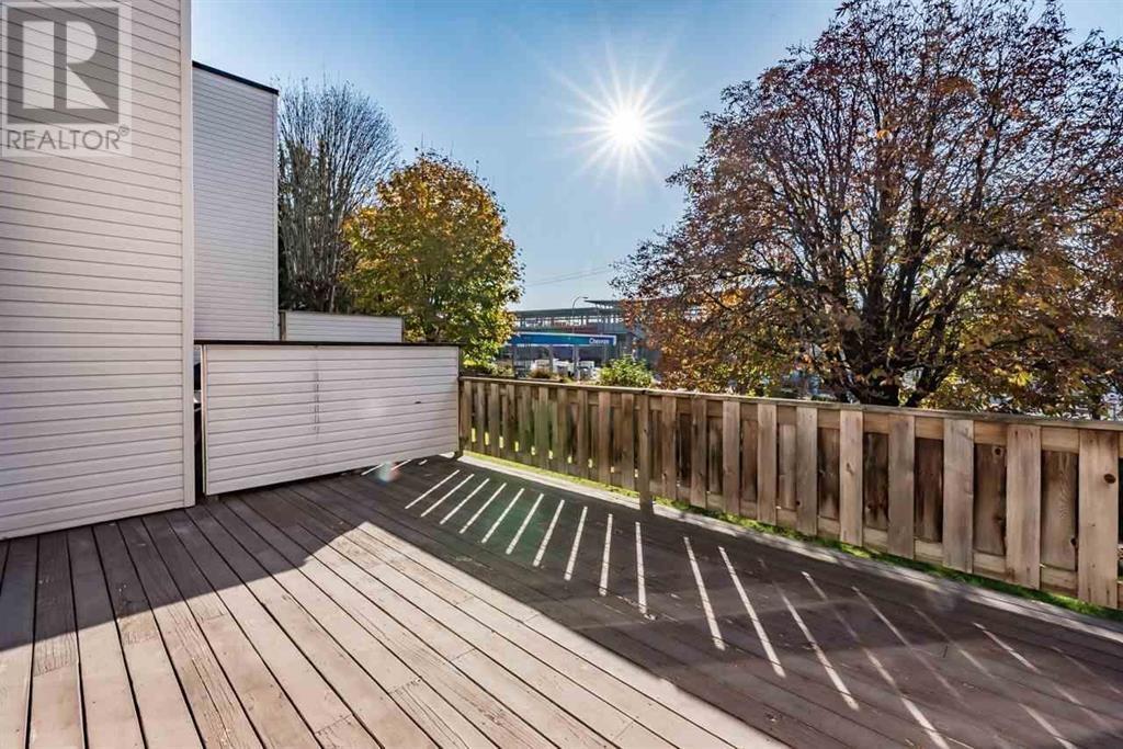 6762 Kneale Place Property Photo 3