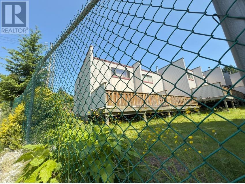 6762 Kneale Place Property Photo 4