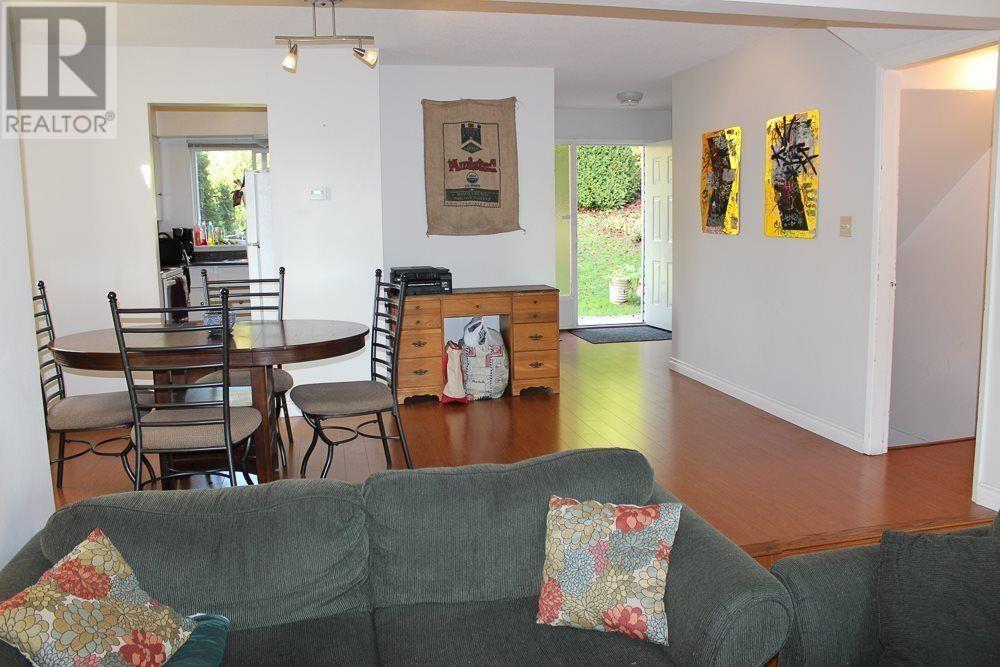 6762 Kneale Place Property Photo 5