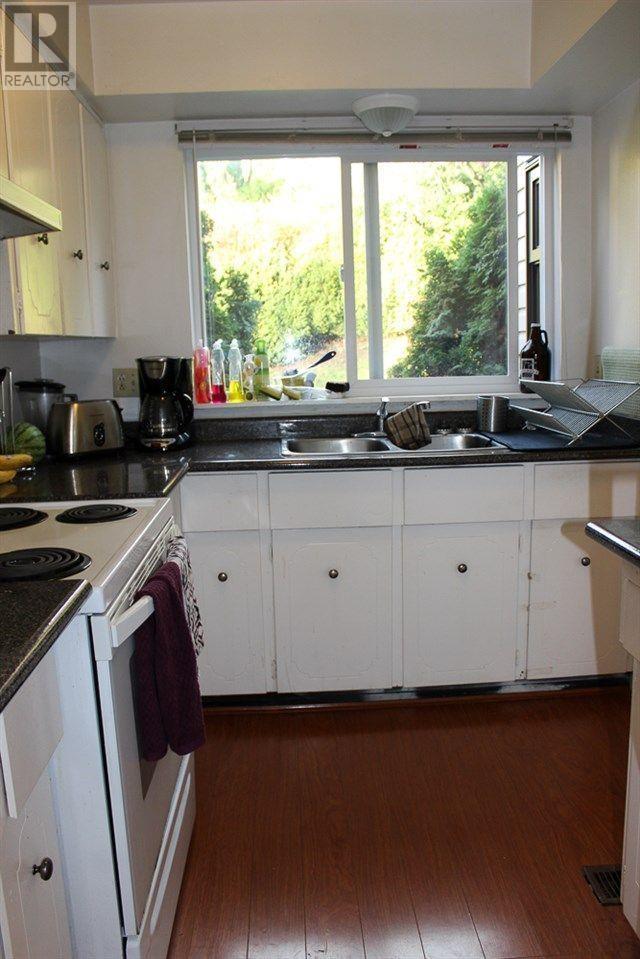 6762 Kneale Place Property Photo 8