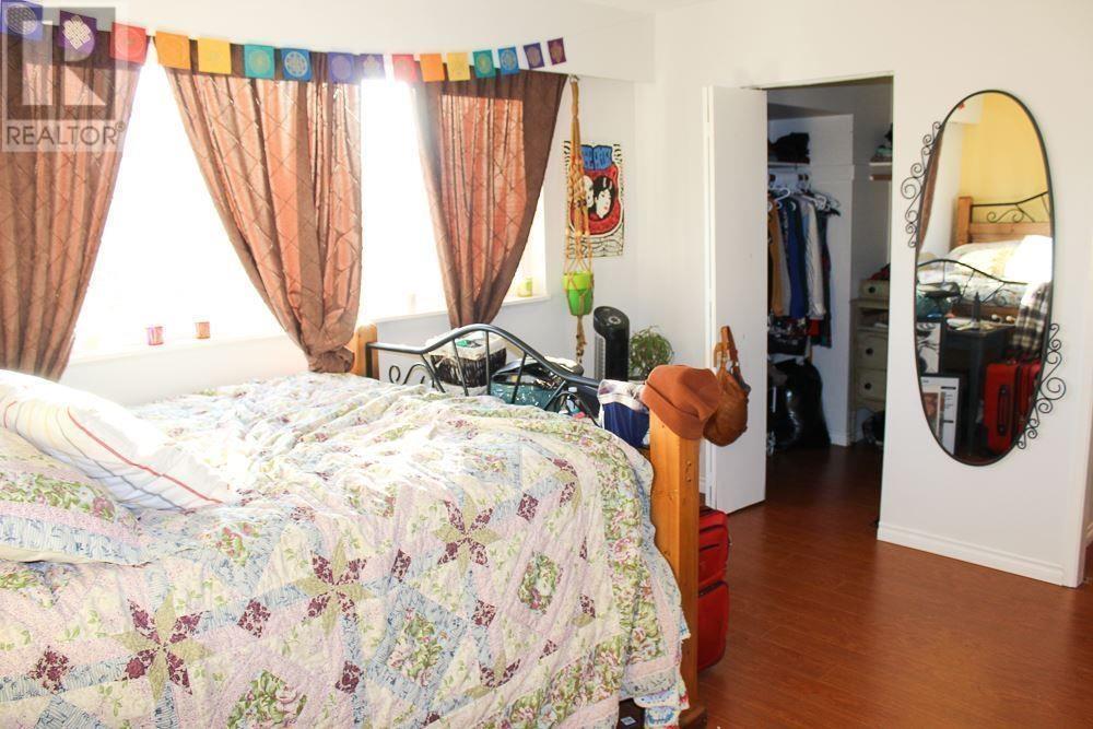 6762 Kneale Place Property Photo 9