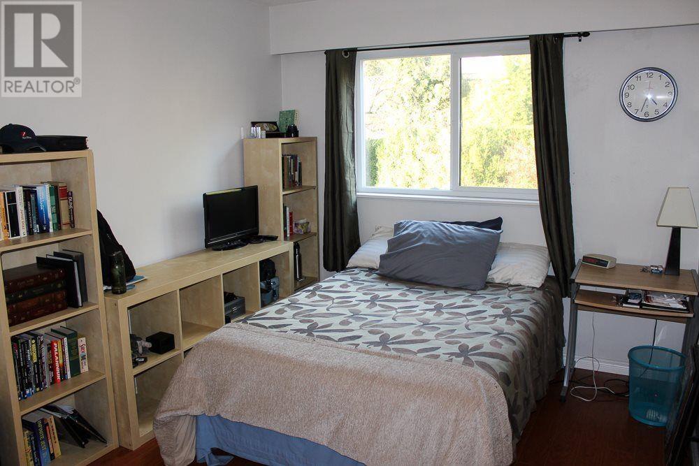 6762 Kneale Place Property Photo 10
