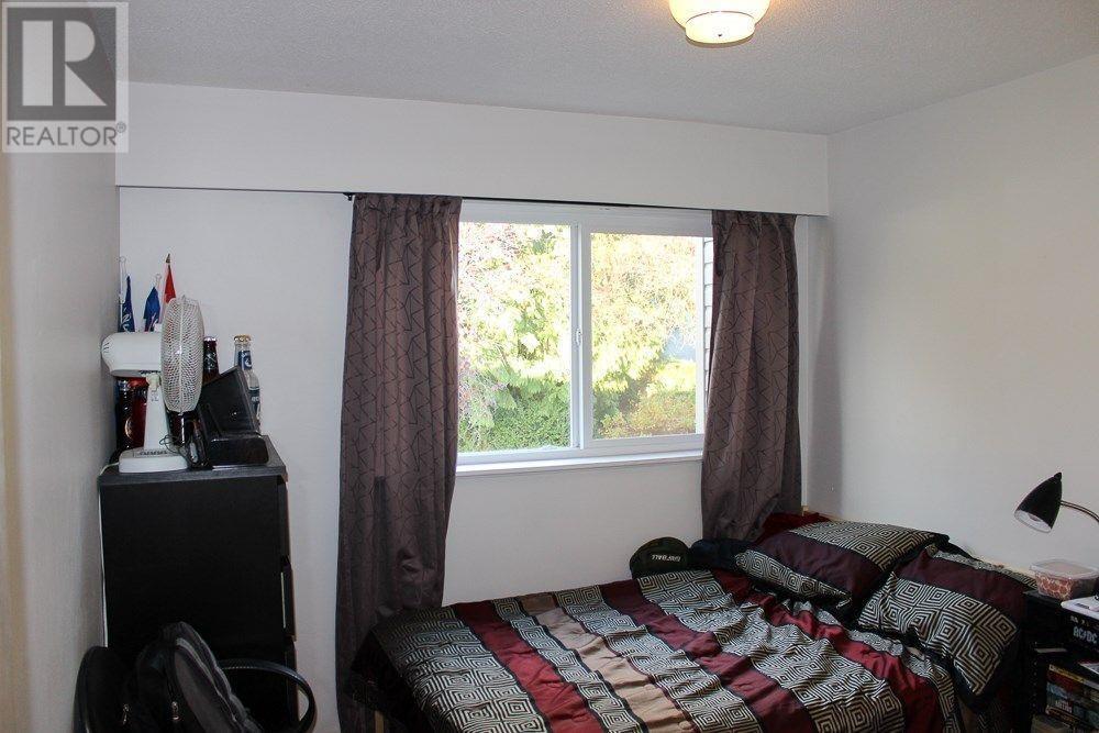6762 Kneale Place Property Photo 11