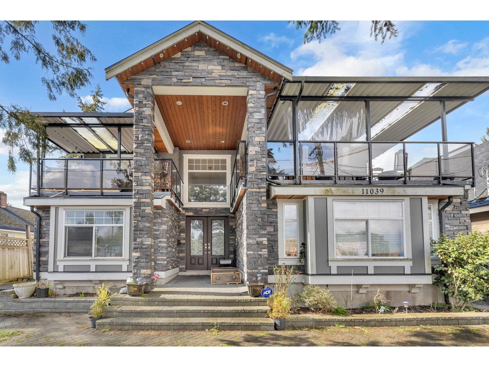 11039 132 STREET Property Photo 1