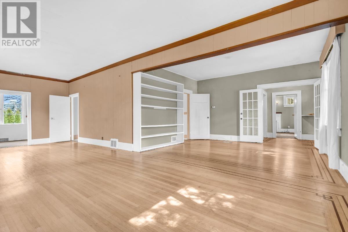 1775 Cedar Crescent Property Photo 2