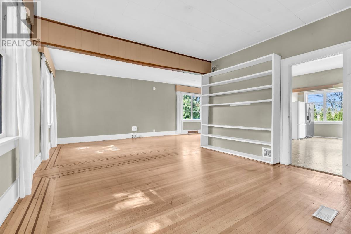 1775 Cedar Crescent Property Photo 4