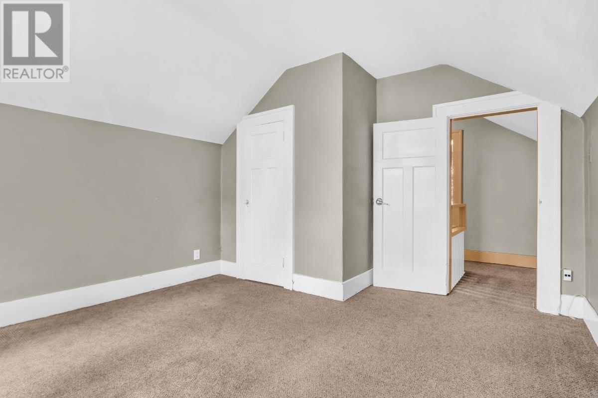 1775 Cedar Crescent Property Photo 9