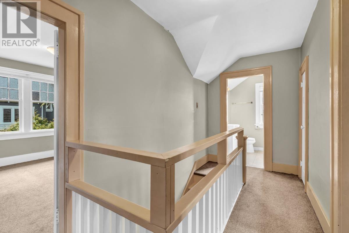 1775 Cedar Crescent Property Photo 10