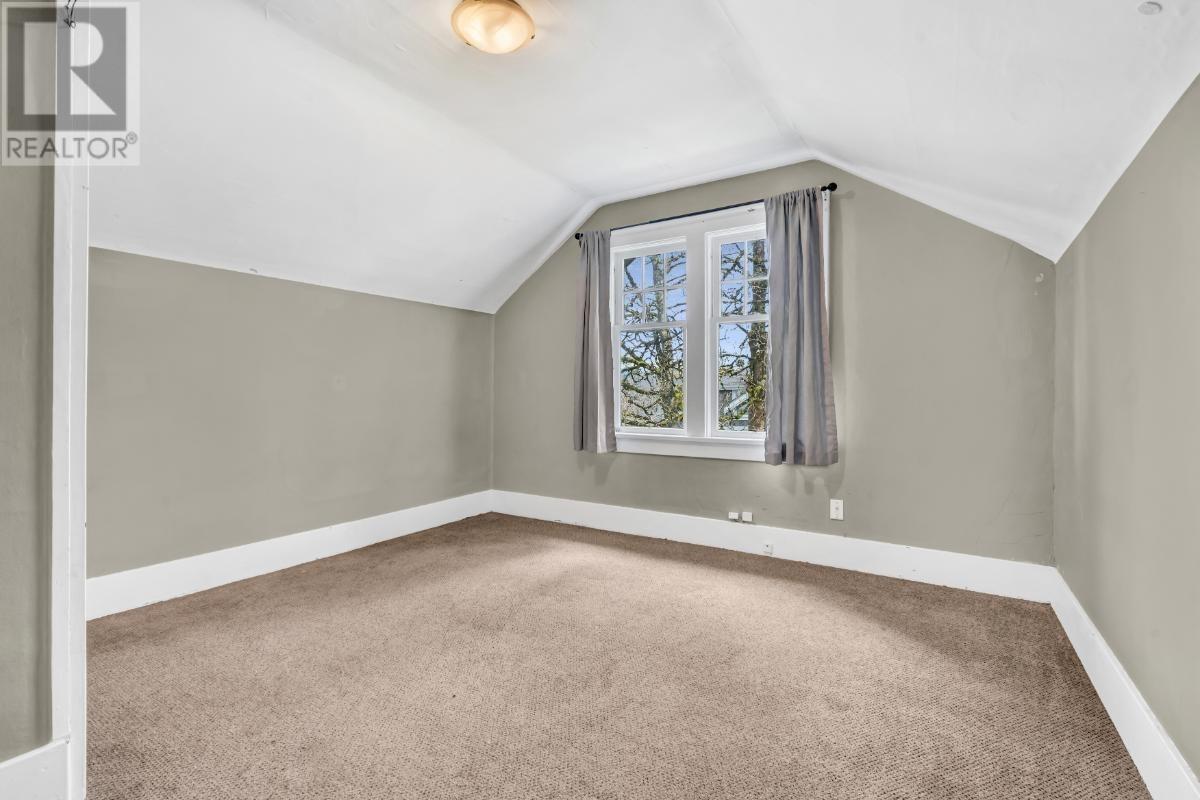 1775 Cedar Crescent Property Photo 14