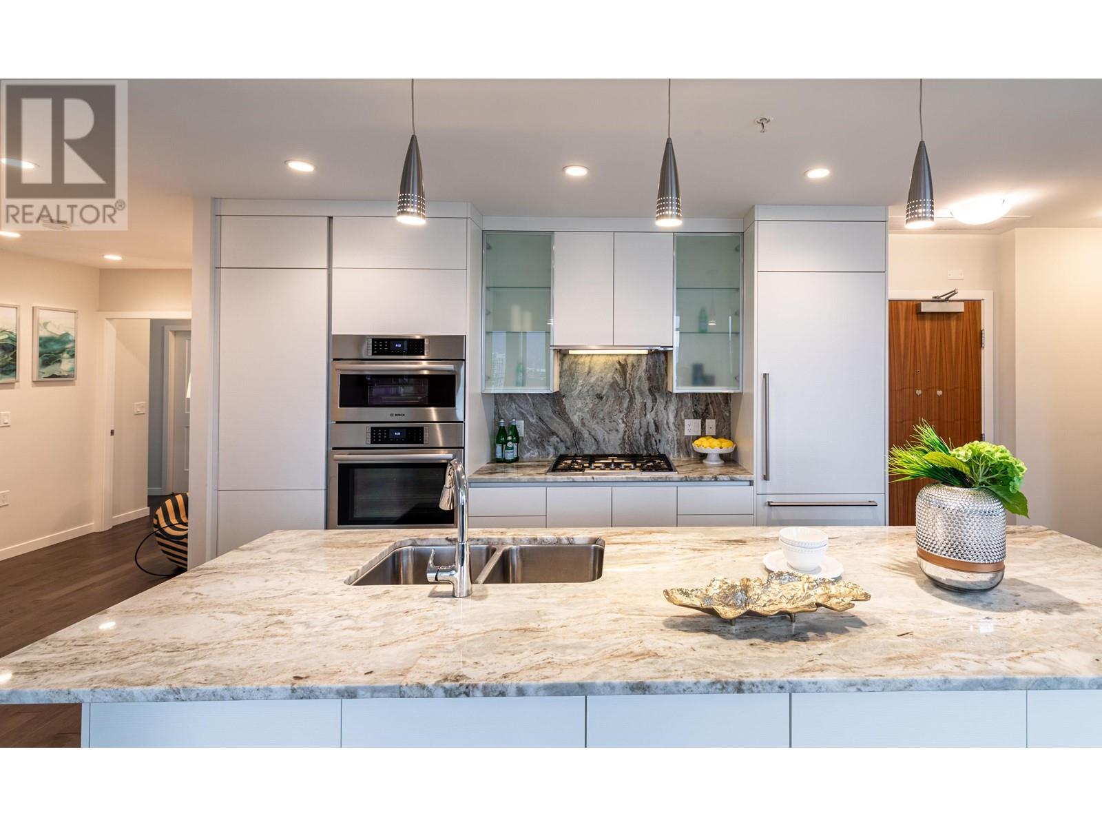 1703 1708 Ontario Street Property Photo 9