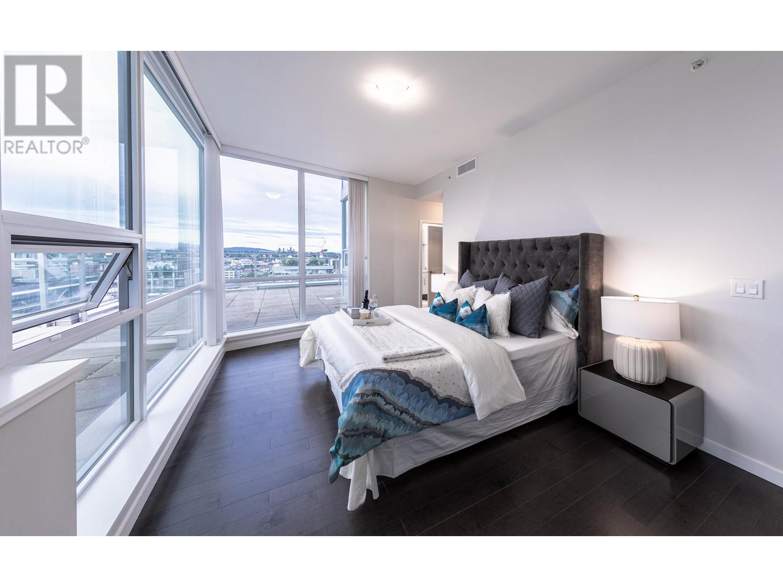 1703 1708 Ontario Street Property Photo 10