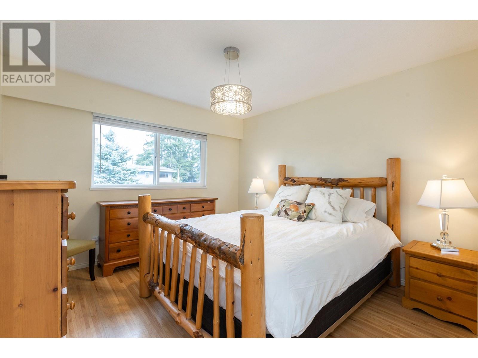 6059 49b Avenue Property Photo 12