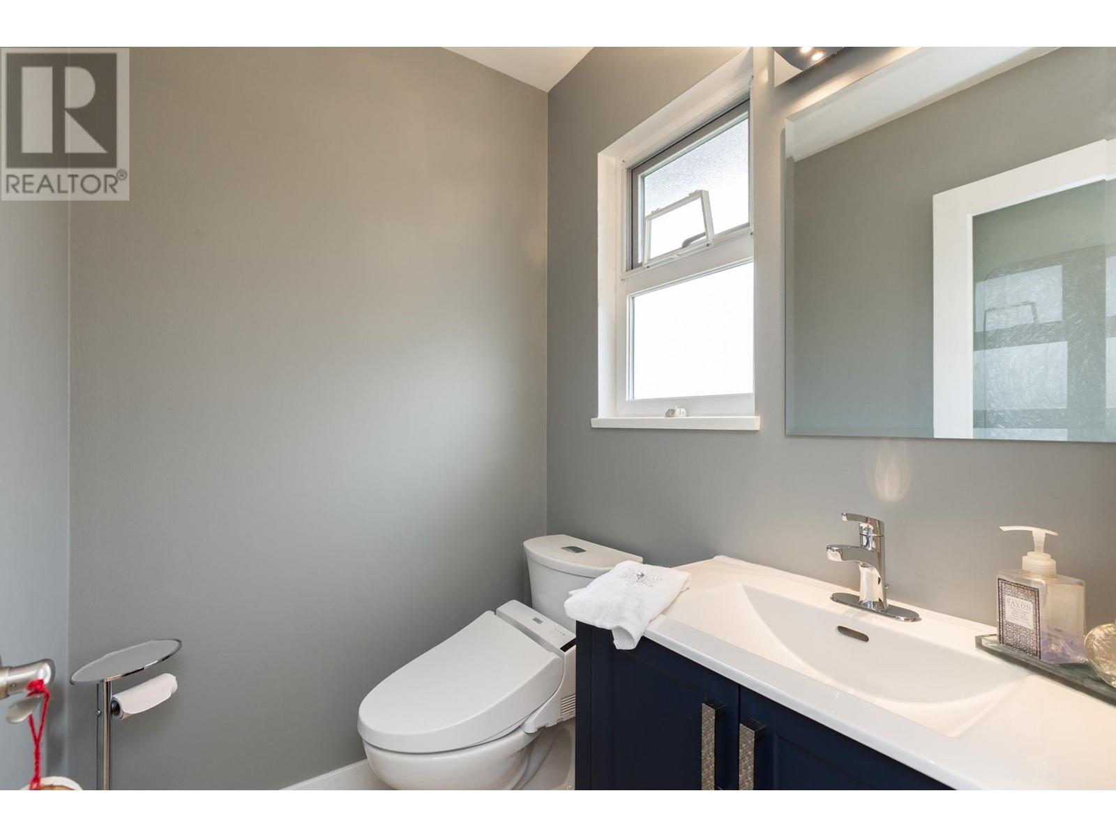 6059 49b Avenue Property Photo 14