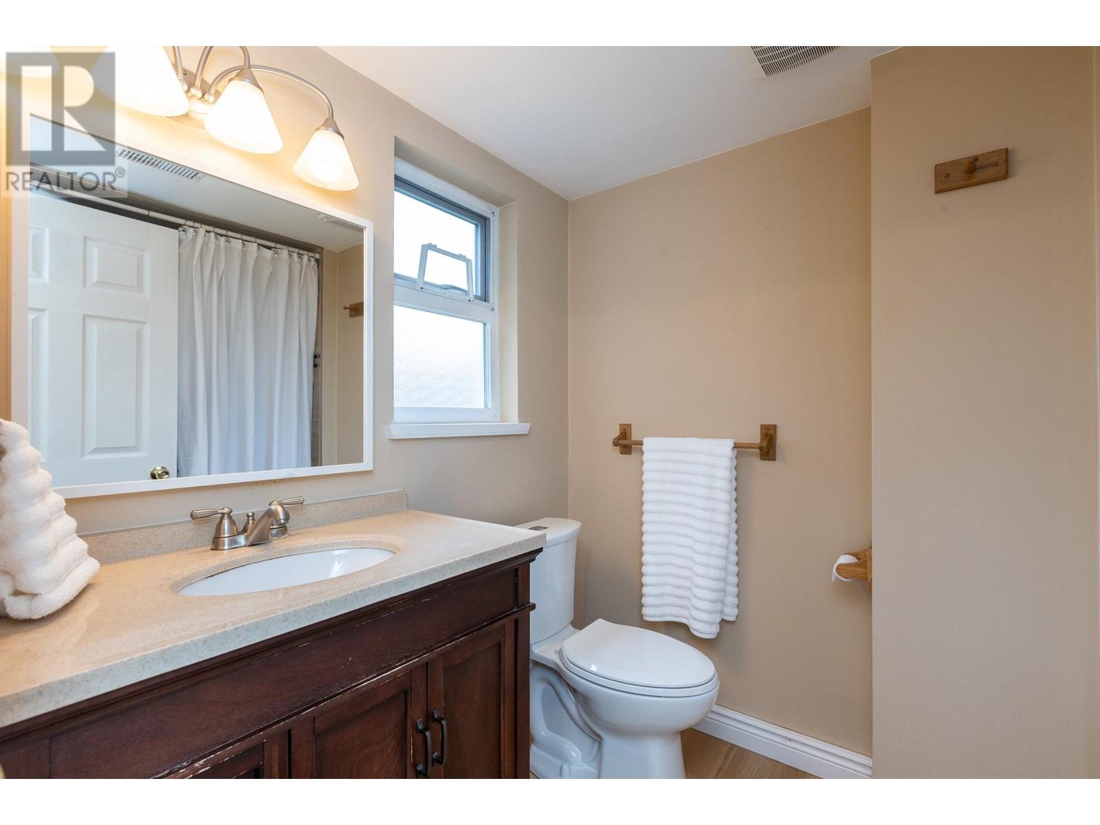 6059 49b Avenue Property Photo 23