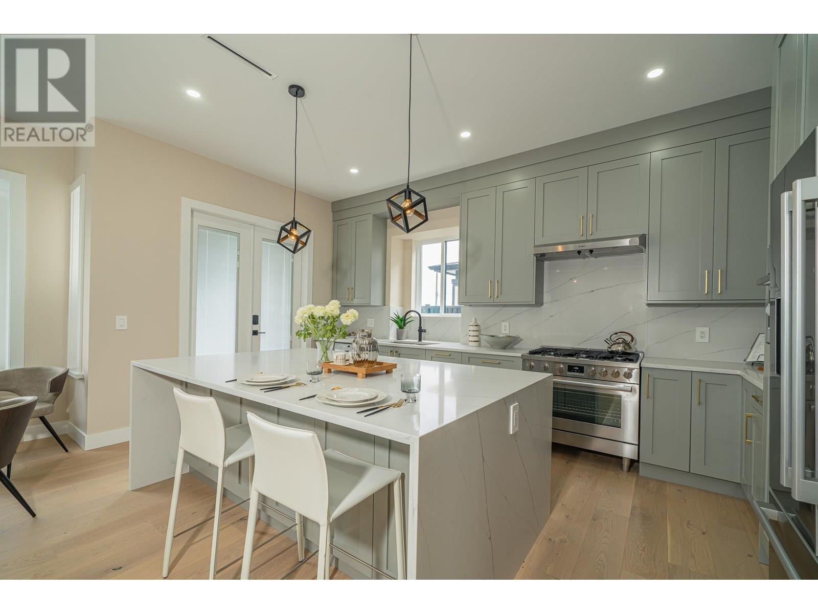 1 5115 Buxton Street Property Photo 3