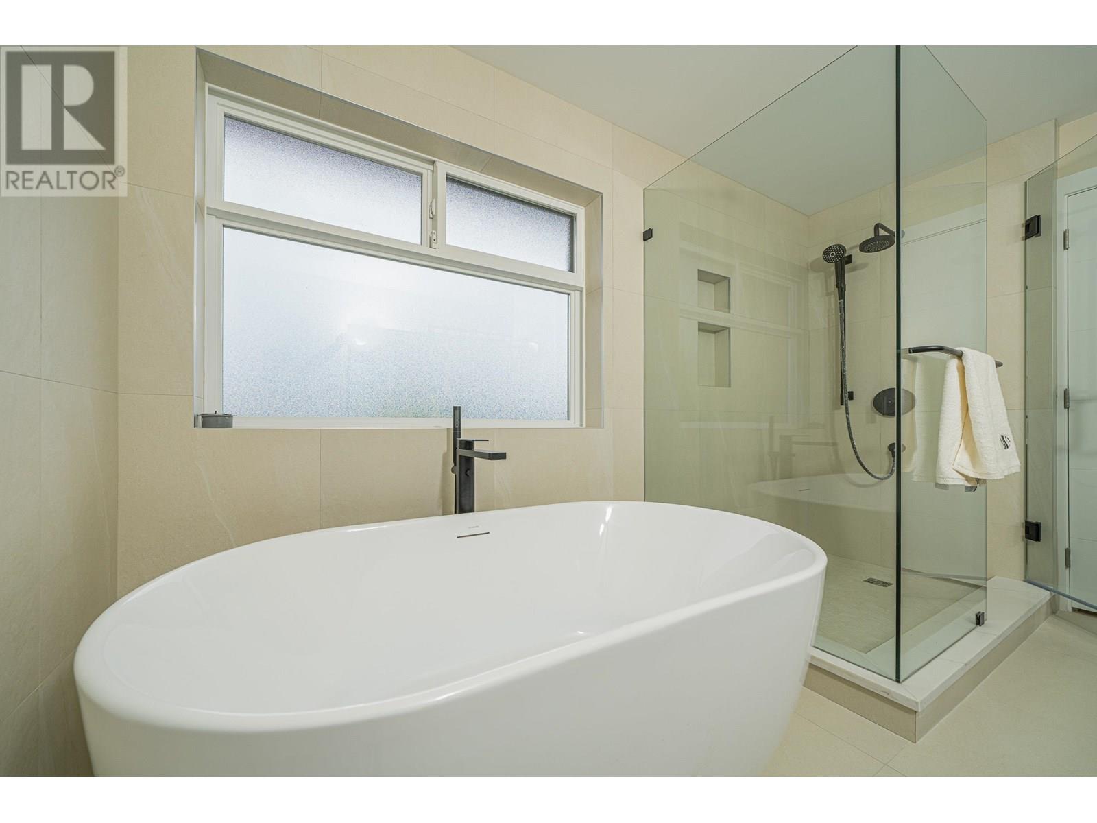1 5115 Buxton Street Property Photo 5