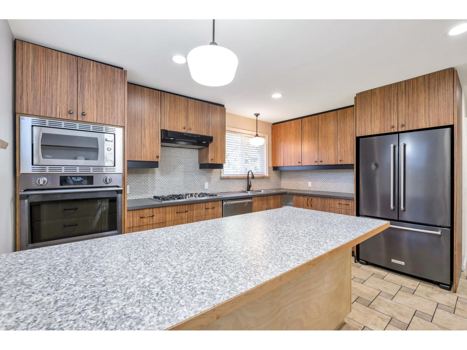 3955 248 Street Property Photo 11