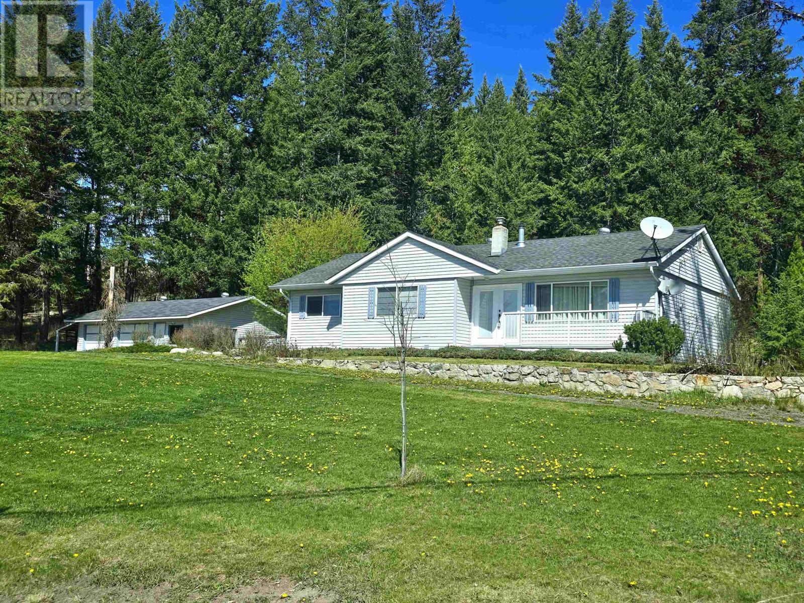 4586 Canim-hendrix Lake Road Property Photo