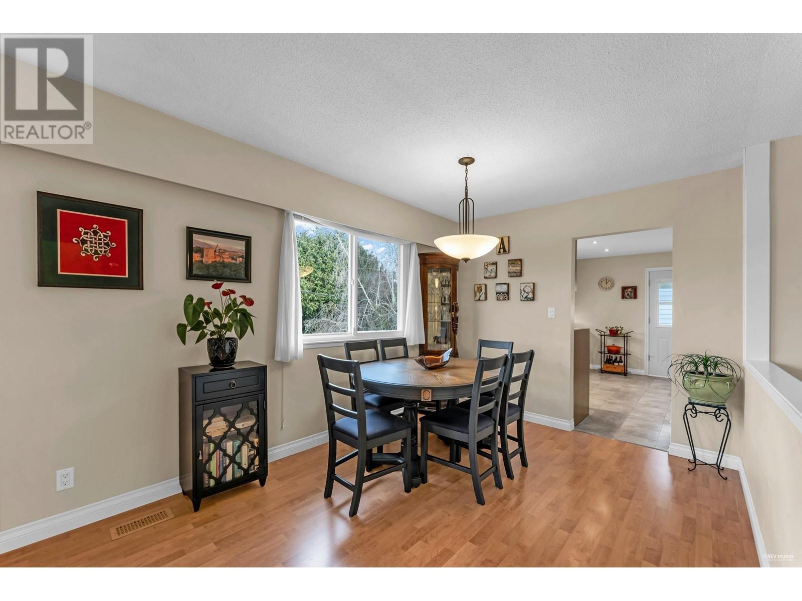 4824 42b Avenue Property Photo 10