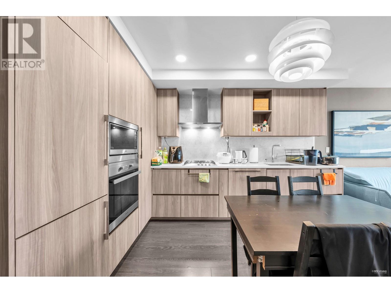 1002 433 Sw Marine Drive Property Photo 3
