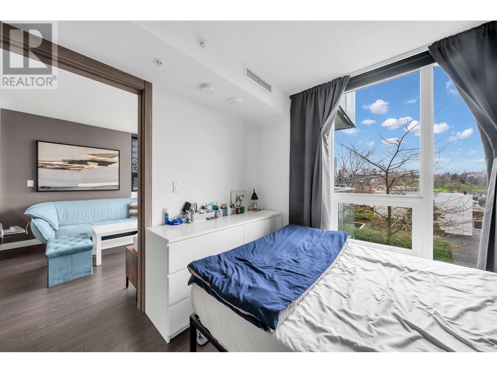 1002 433 Sw Marine Drive Property Photo 12