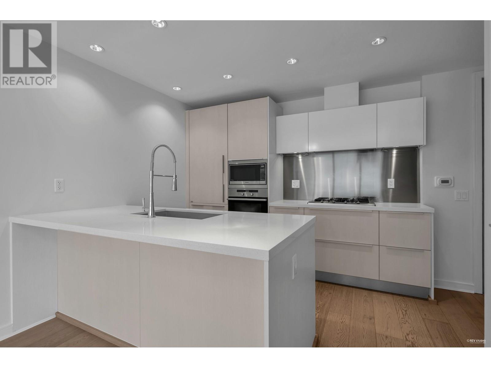 706 1661 Ontario Street Property Photo 7