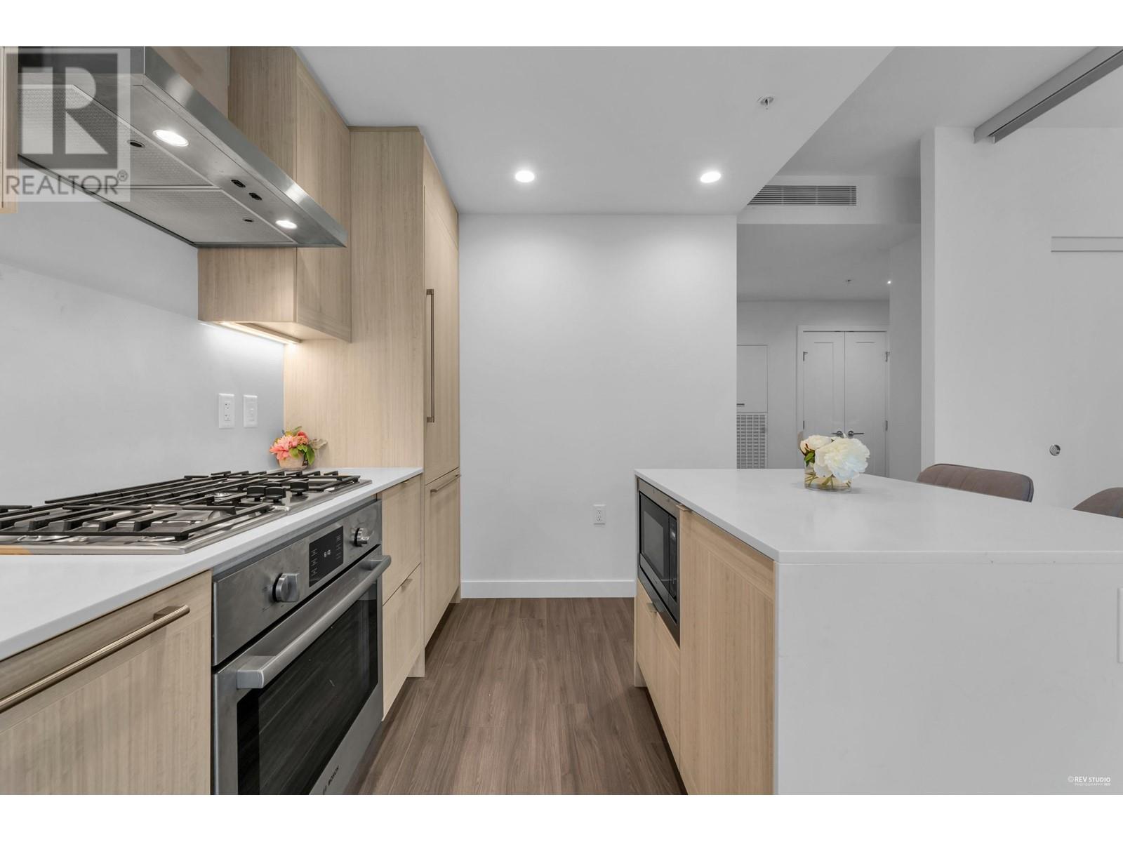 1807 2351 Beta Avenue Property Photo 7