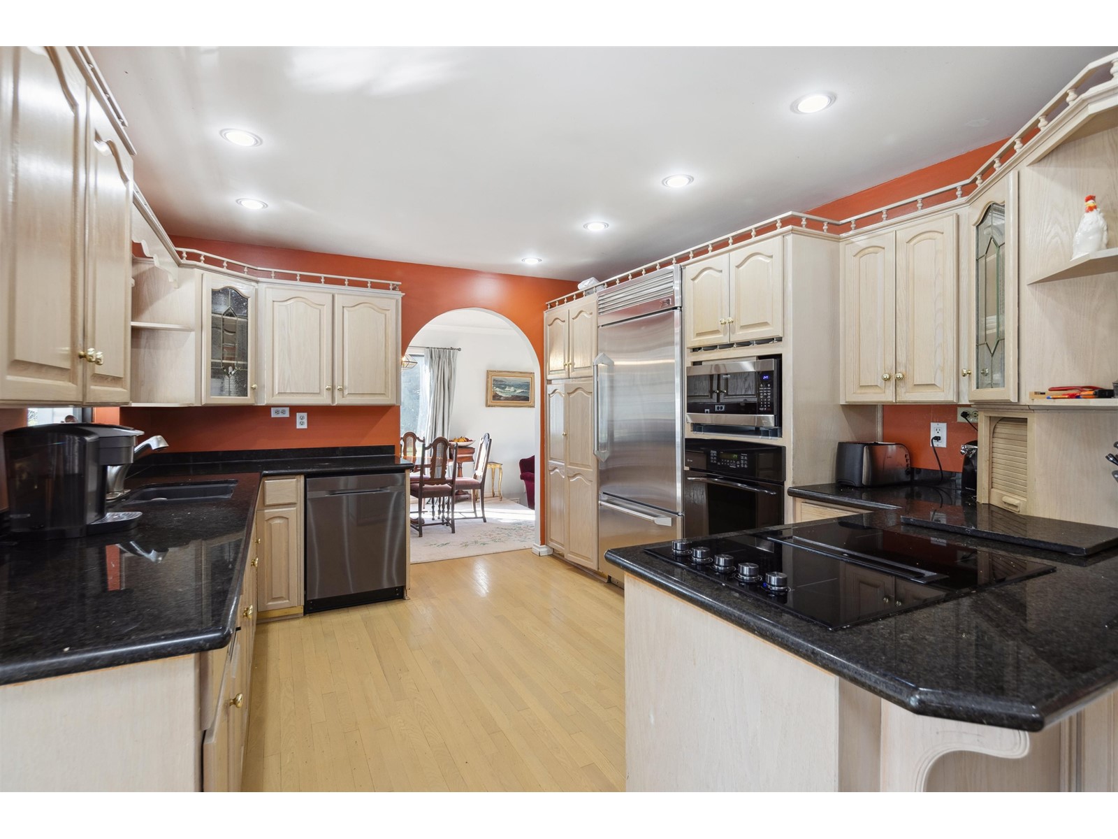 23418 56 Avenue Property Photo 7