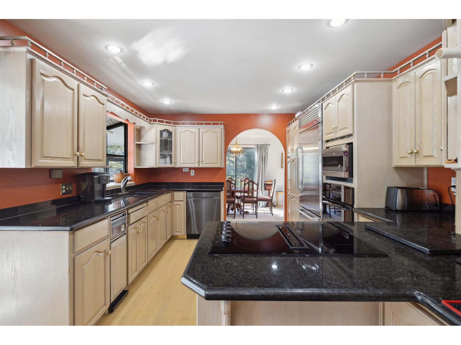 23418 56 Avenue Property Photo 8
