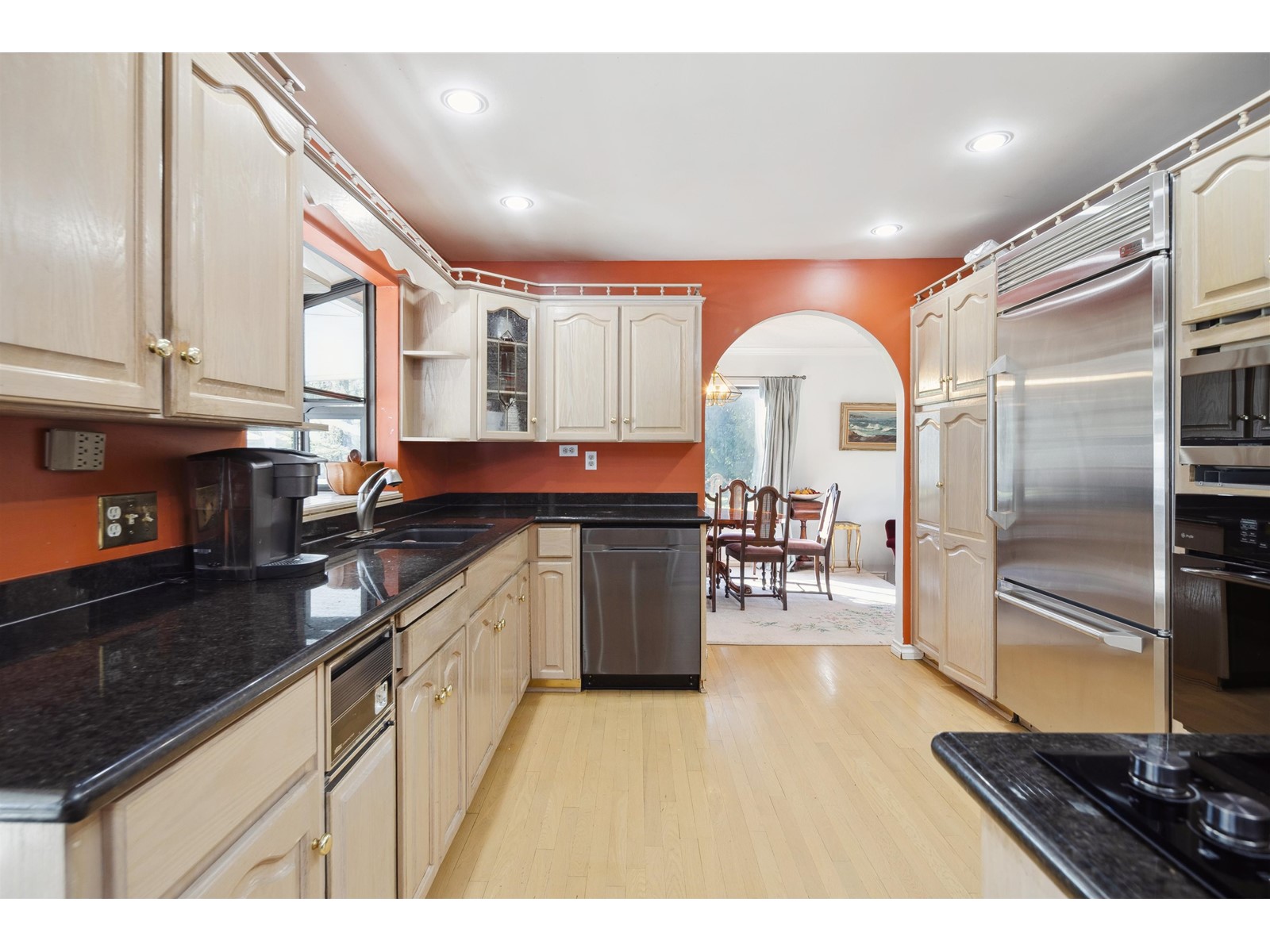 23418 56 Avenue Property Photo 9