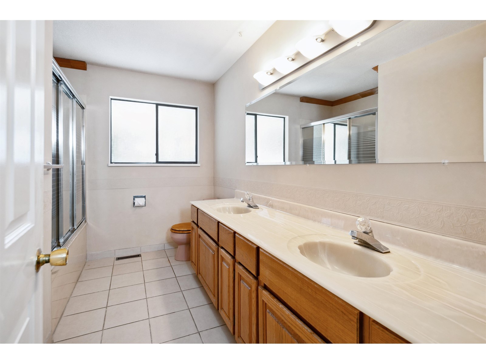 23418 56 Avenue Property Photo 10