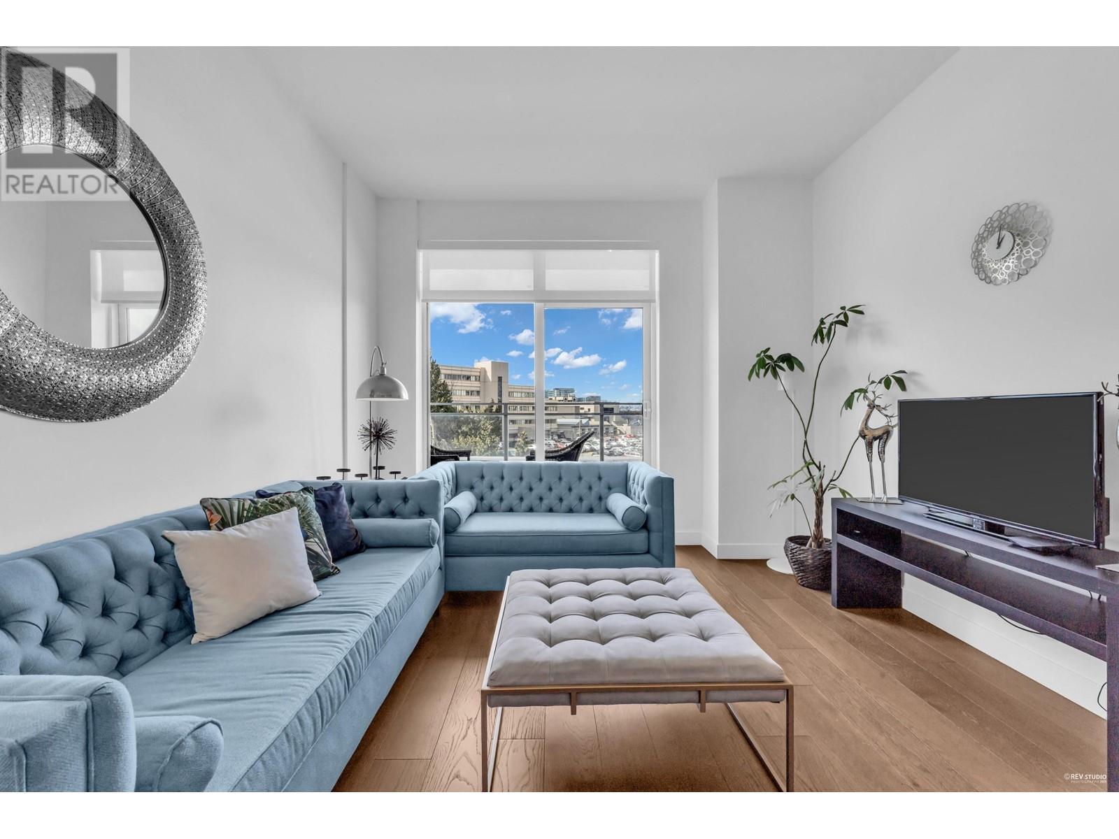 Picture of 305 5788 GILBERT ROAD