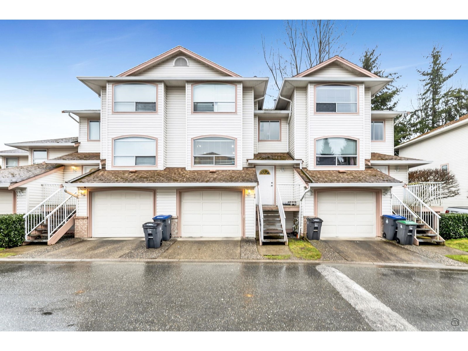 14 7140 132 STREET Property Photo 1