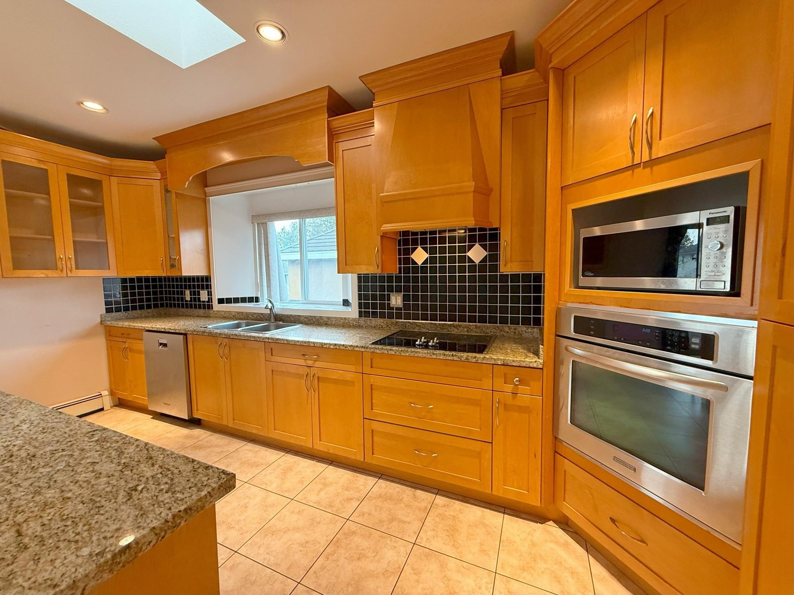 10955 131a Street Property Photo 9