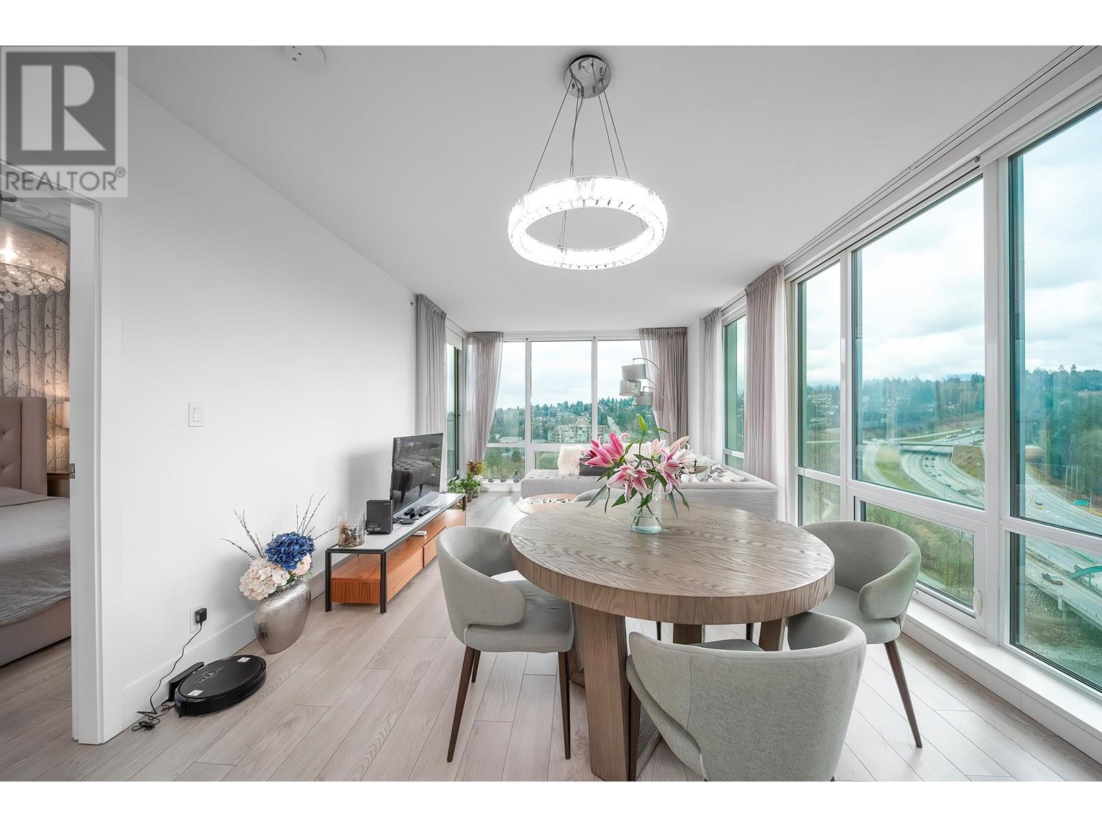 2007 680 Seylynn Cres Property Photo 7