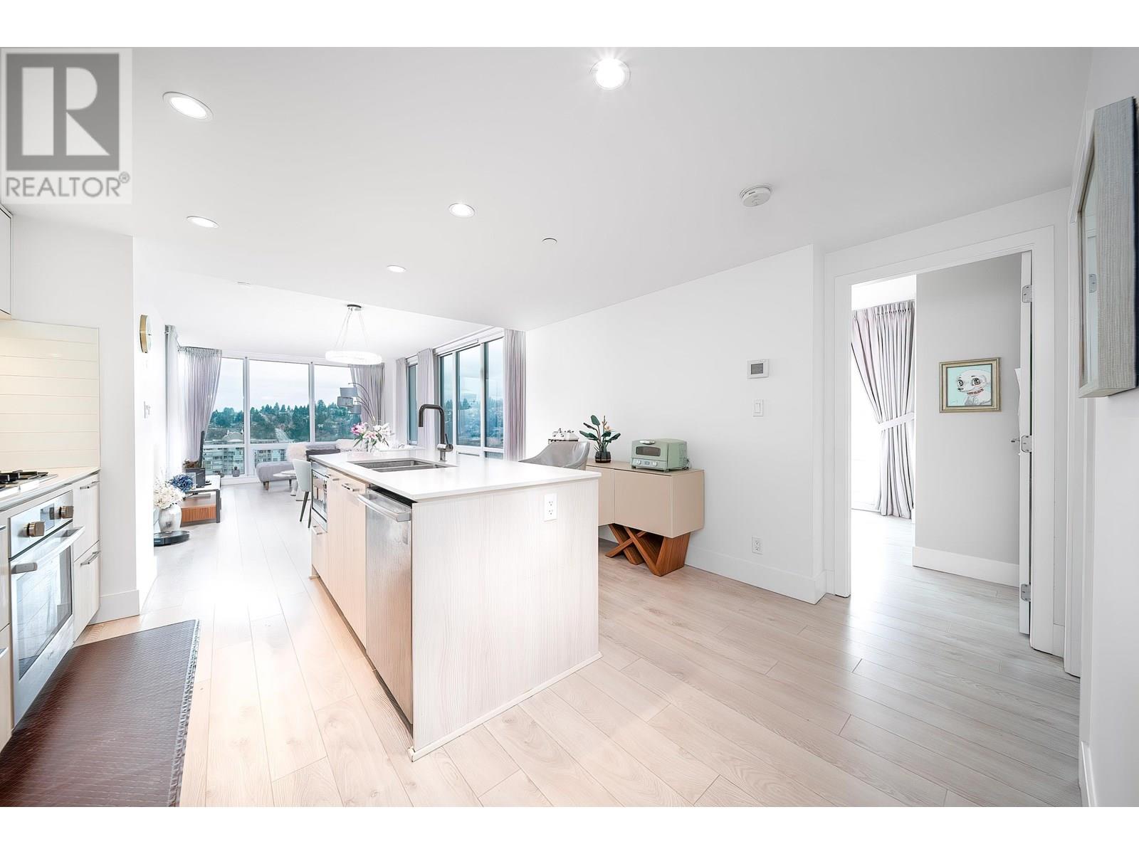 2007 680 Seylynn Cres Property Photo 9