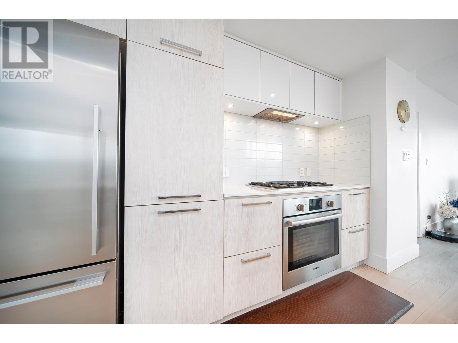 2007 680 Seylynn Cres Property Photo 13