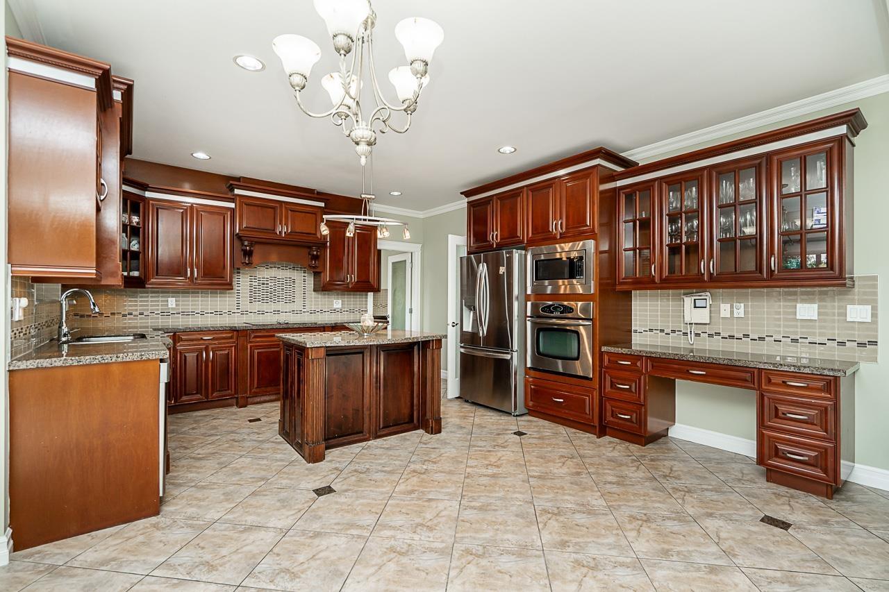 7568 149 Street Property Photo 8
