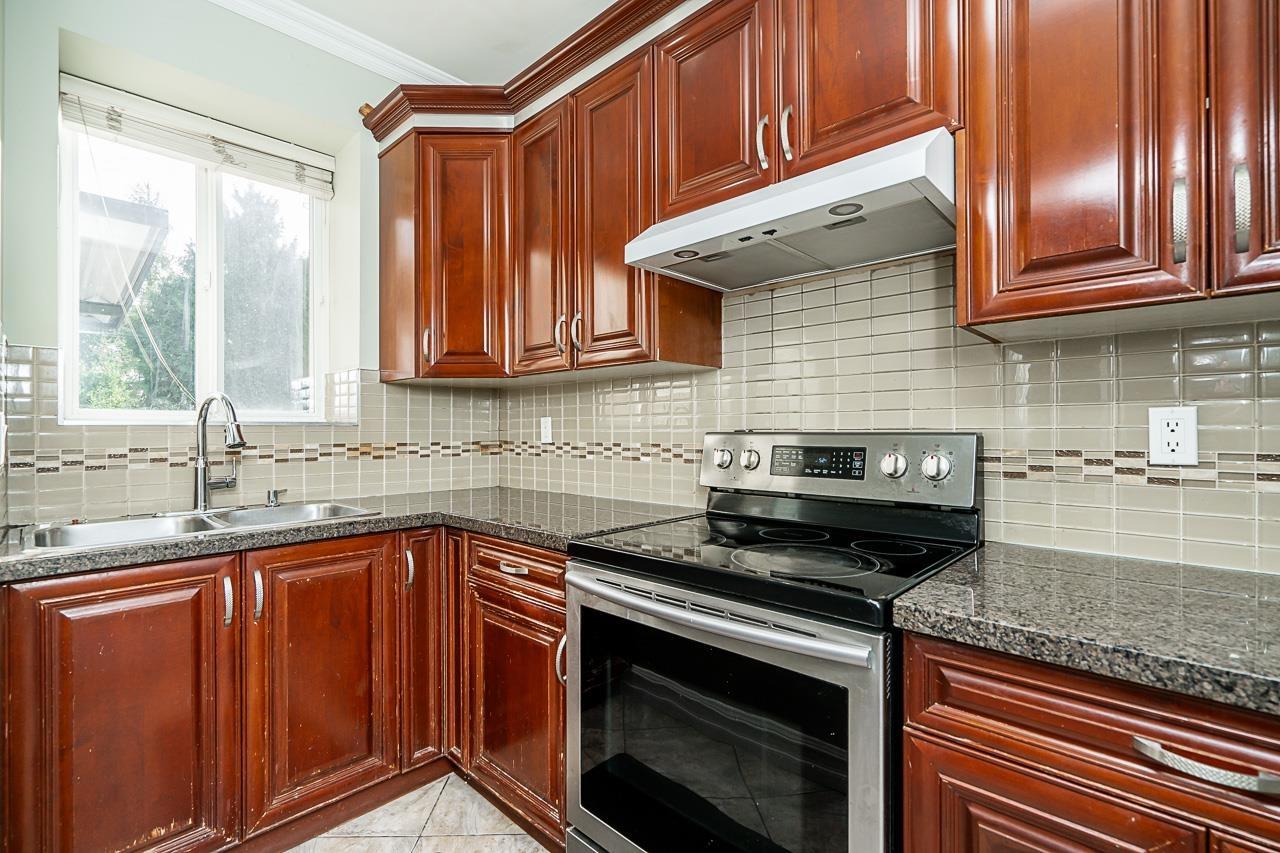 7568 149 Street Property Photo 14