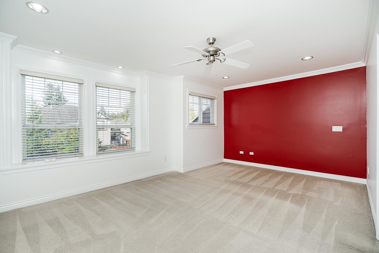 7568 149 Street Property Photo 15