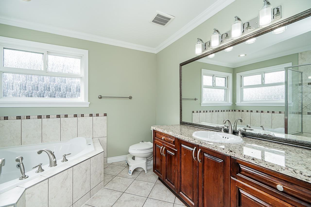 7568 149 Street Property Photo 25