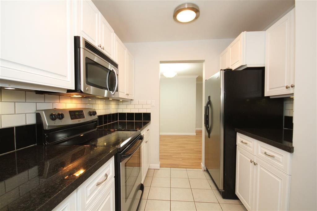 110 10698 151a Street Property Photo 4
