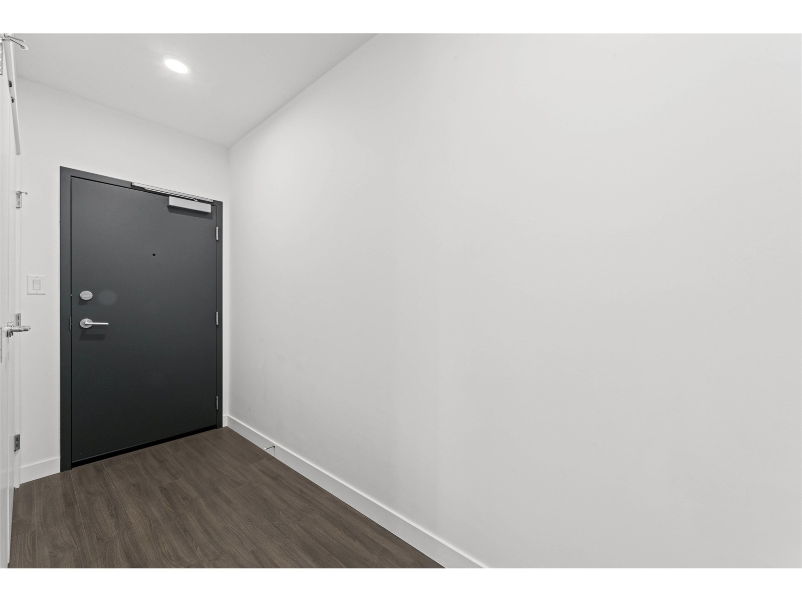 1709 13655 Fraser Highway Property Photo 3