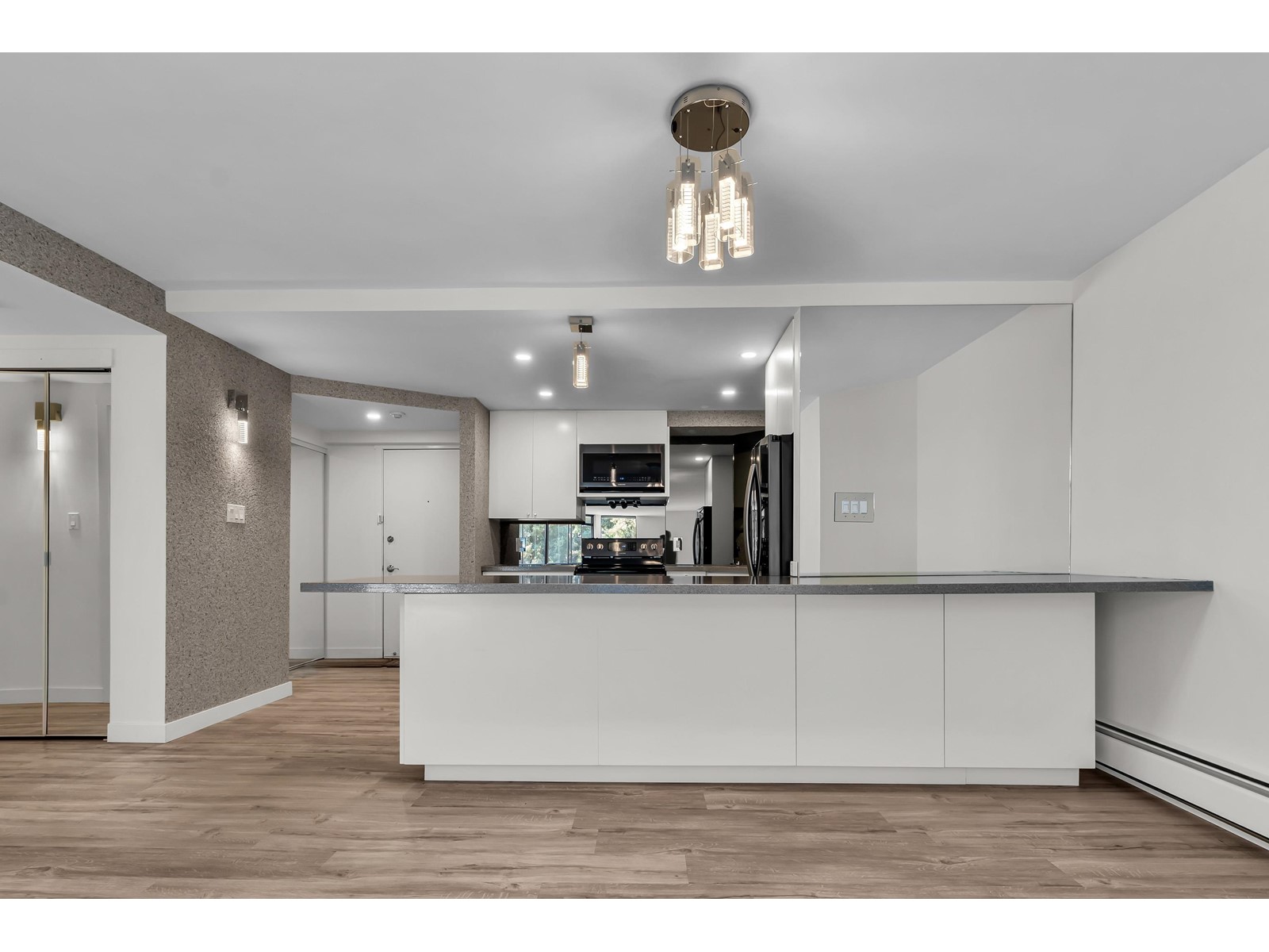 504 1480 Foster Street Property Photo 6