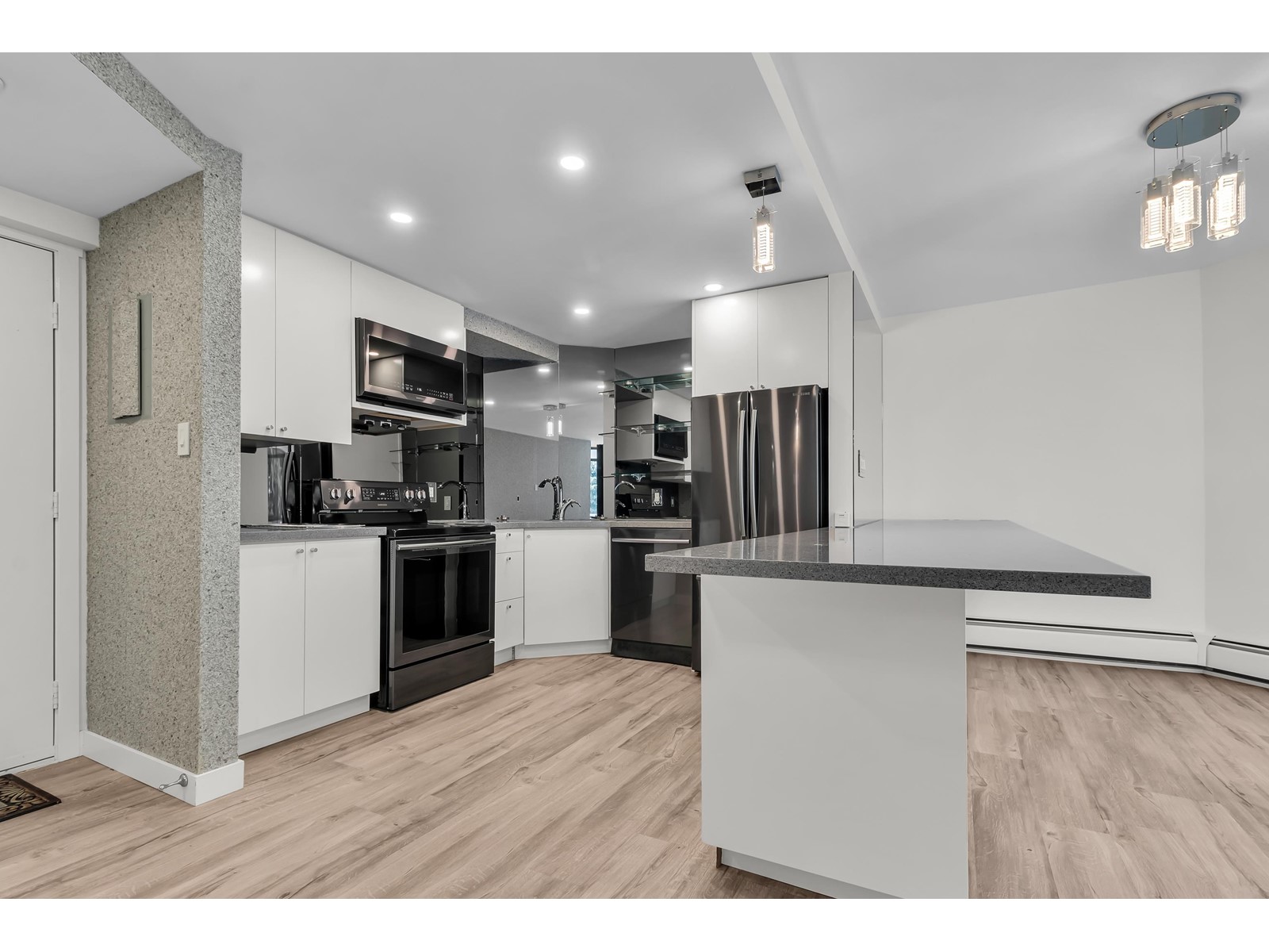 504 1480 Foster Street Property Photo 11